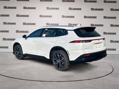 2025 Toyota CROWN SIGNIA XLE