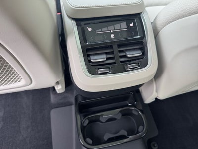 2024 Volvo XC90 B6 Plus Bright Theme 6-Seater