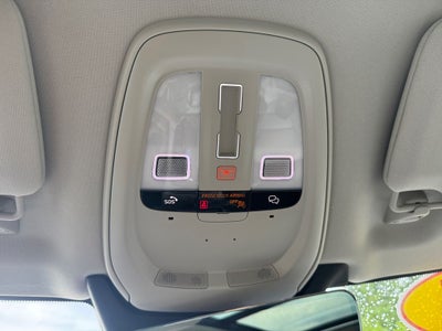 2024 Volvo XC90 B6 Plus Bright Theme 6-Seater