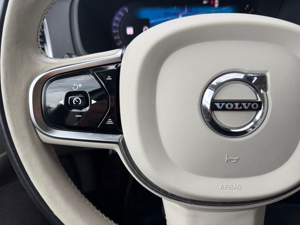 2024 Volvo XC90 B6 Plus Bright Theme 6-Seater