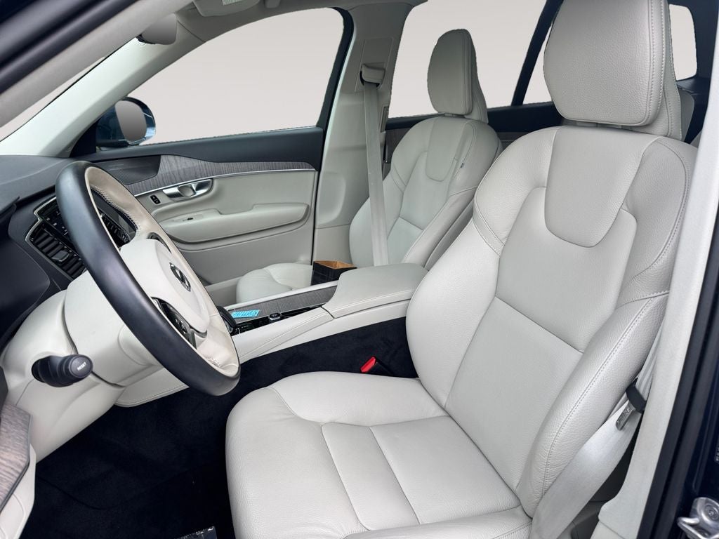 2024 Volvo XC90 B6 Plus Bright Theme 6-Seater