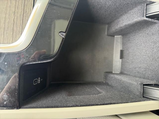 2024 Volvo XC90 B6 Plus Bright Theme 6-Seater
