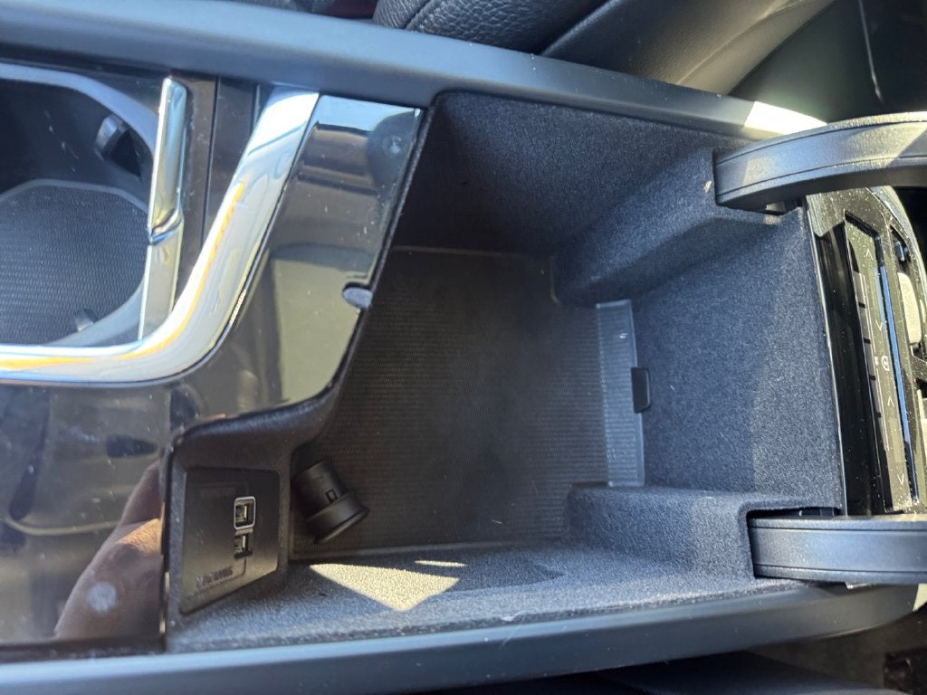 2018 Volvo XC90 T6 Momentum