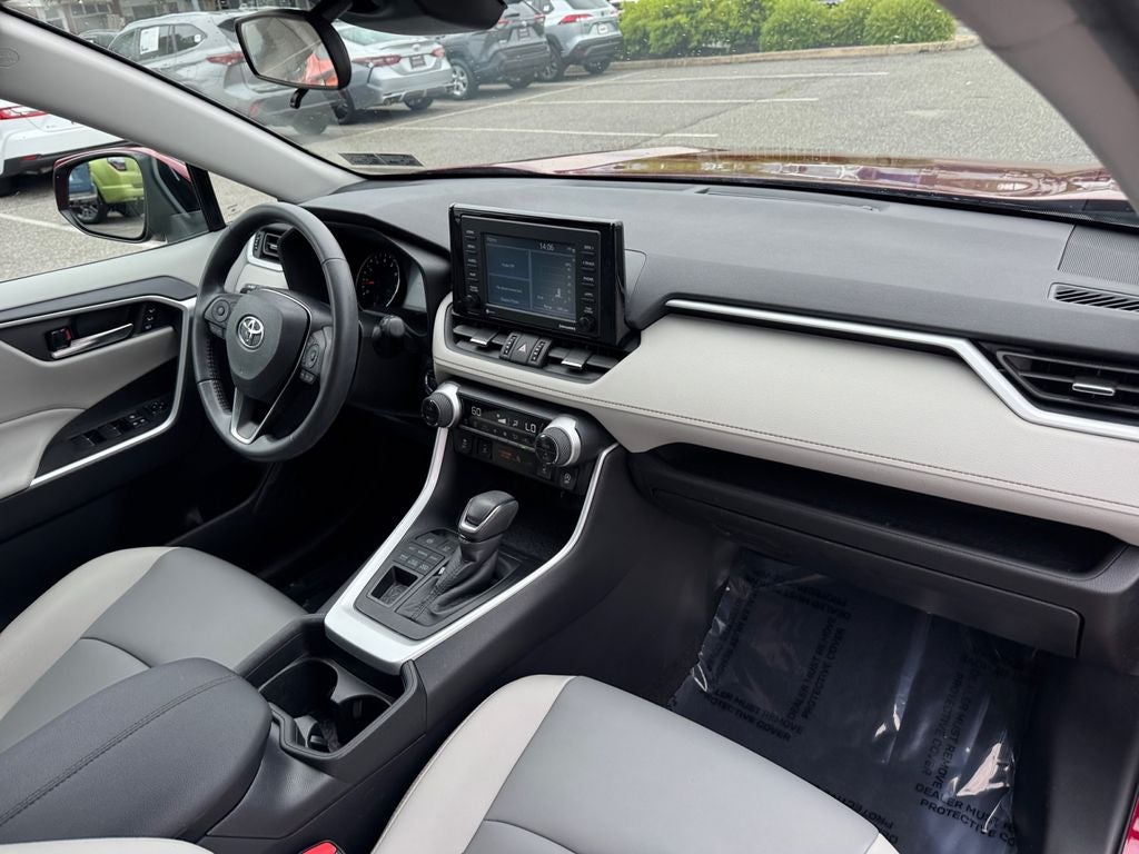 2020 Toyota RAV4 XLE Premium