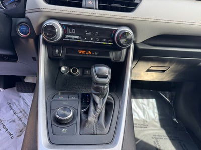 2020 Toyota RAV4 Hybrid XLE