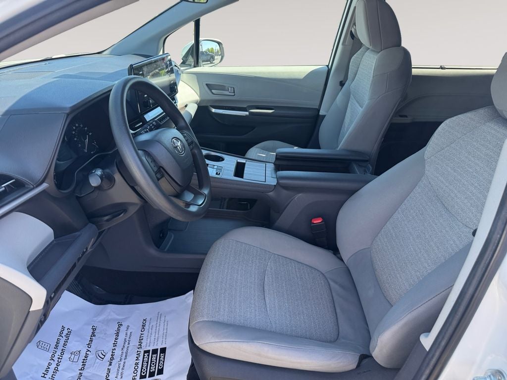 2024 Toyota Sienna LE 8 Passenger