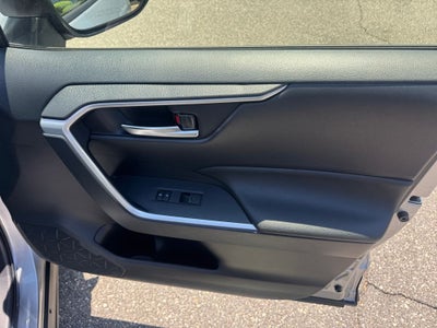 2025 Toyota RAV4 Hybrid SE