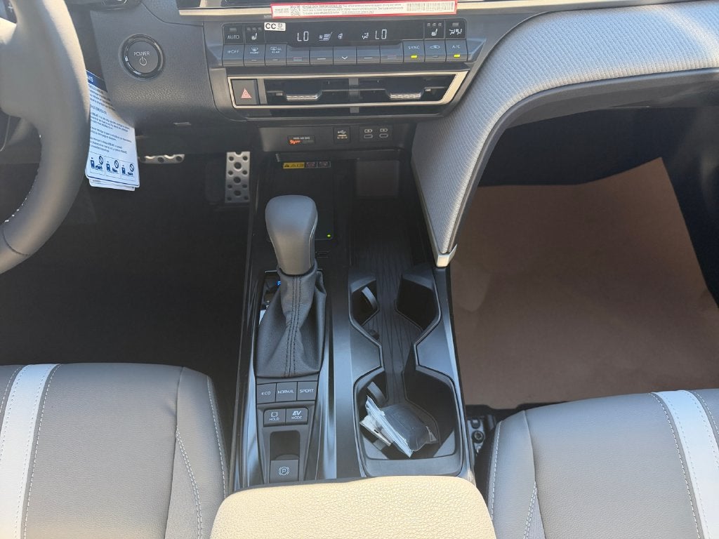 2026 Toyota Camry SE AWD